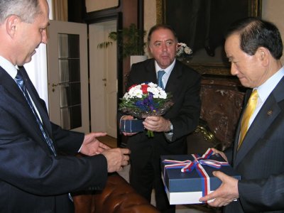 Valdštejnský palác 2007 - Dong Kurn (D.K.) Lee