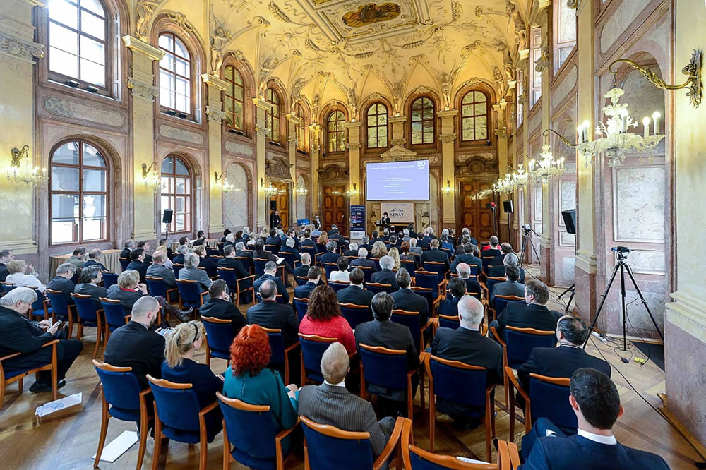 Valdštejnský palác