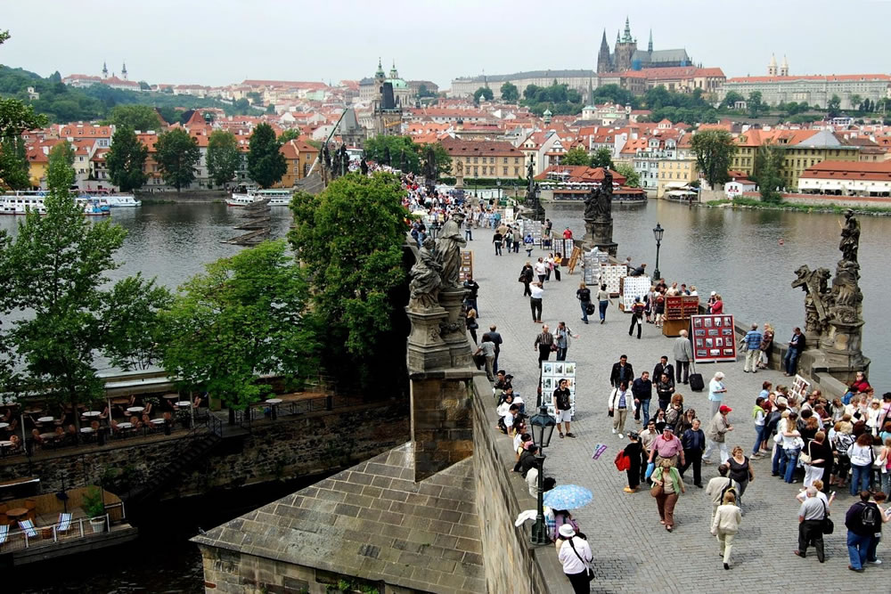 Procházka přes Karlův most