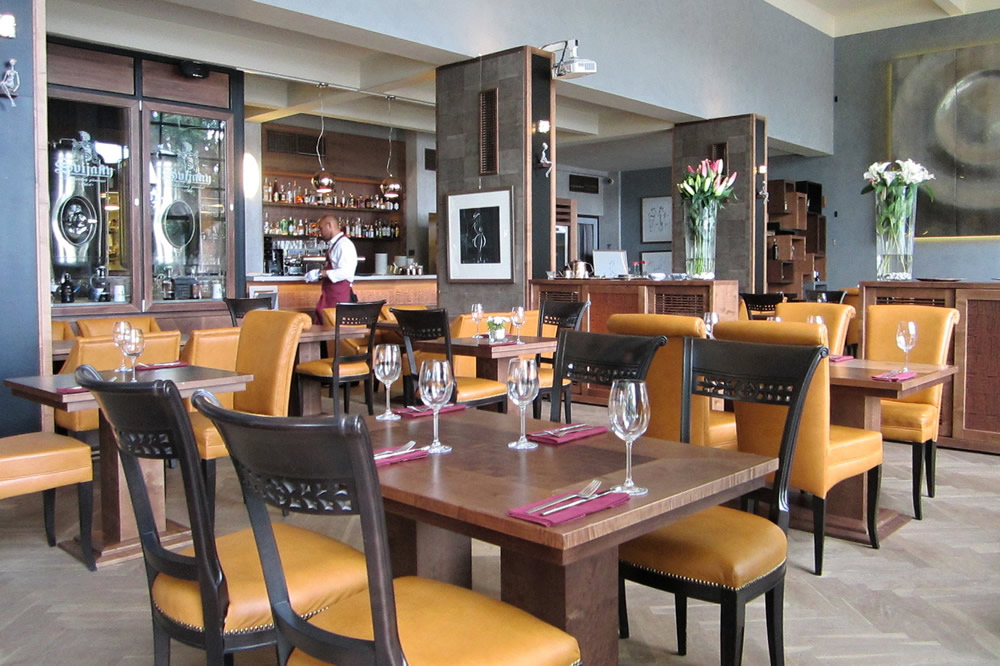 ART RESTAURANT MÁNES